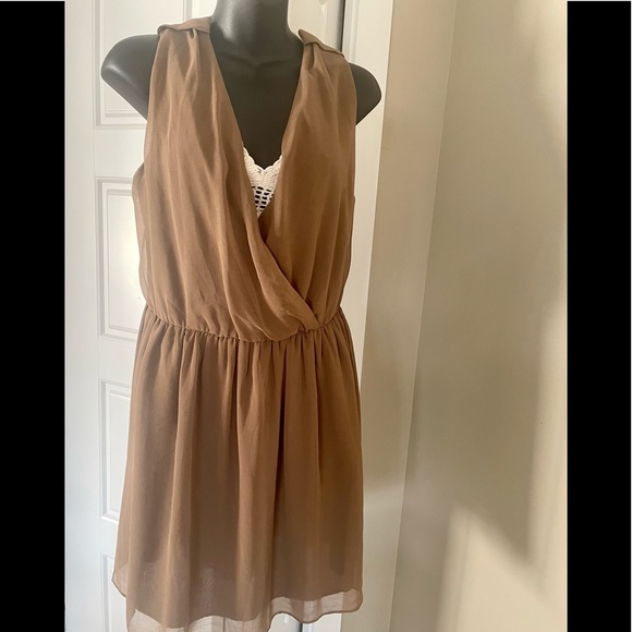 🌾 Light & airy sleeveless dress - Picture 6 of 9